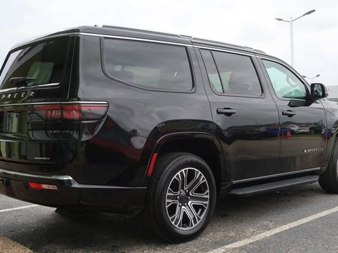 Used 2024 Jeep Wagoneer Series II image 14