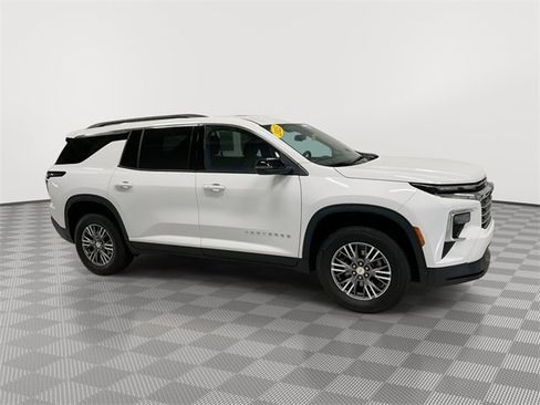 Certified 2025 Chevrolet Traverse LT image 12