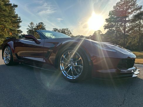 Used 2019 Chevrolet Corvette Grand Sport image 3