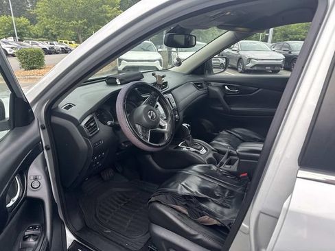 Used 2019 Nissan Rogue SL FWD image 3