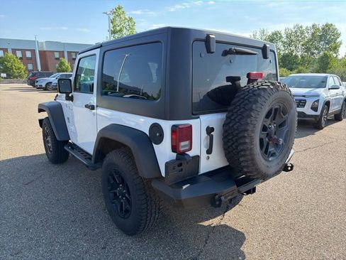 Used 2017 Jeep Wrangler Sport AWD/4WD image 4