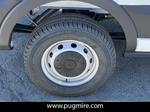 New 2026 Ford Transit 250 148 Medium Roof w/ Load Area Protection Package image 18