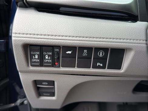 Certified 2023 Honda Odyssey Touring image 17