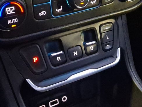 Used 2019 GMC Terrain Denali w/ Advanced Safety Package image 15