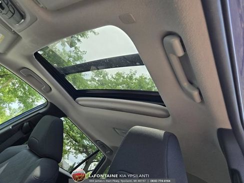 Used 2022 Toyota Corolla Cross LE w/ Moonroof Package AWD/4WD image 13