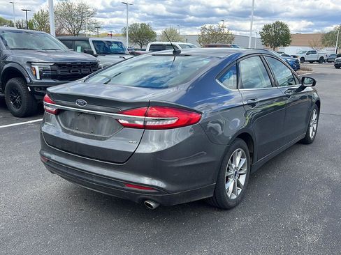 Used 2017 Ford Fusion SE FWD image 6