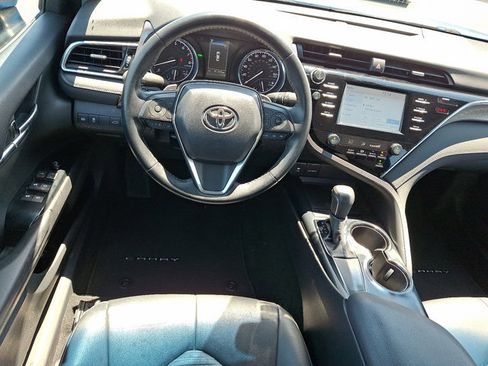 Used 2018 Toyota Camry SE w/ Convenience Package FWD image 11