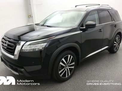 Used 2024 Nissan Pathfinder Platinum w/ Cargo Package