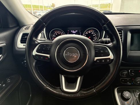 Used 2020 Jeep Compass Latitude AWD/4WD image 28