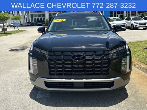 Used 2024 Hyundai Palisade SEL w/ Premium Package FWD image 3