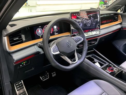 New 2026 Volkswagen Tiguan SEL R-Line AWD/4WD image 6