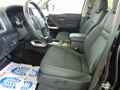 Used 2022 Nissan Frontier SV AWD/4WD image 5