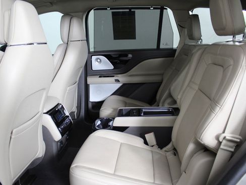 Used 2023 Lincoln Aviator Reserve w/ Equipment Group 201A image 23