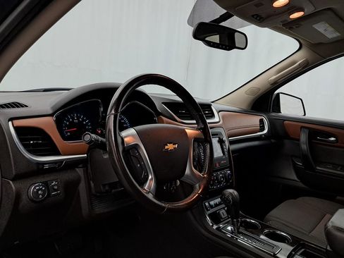 Used 2015 Chevrolet Traverse LT image 7