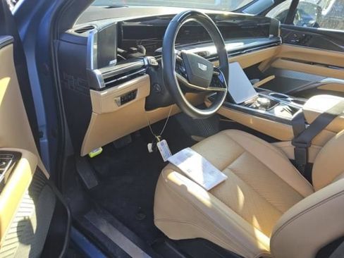 Used 2025 Cadillac Escalade IQ Luxury 2 AWD/4WD image 10