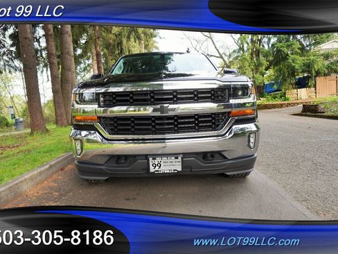 Used 2017 Chevrolet Silverado 1500 LT w/ LPO, Black Pack AWD/4WD image 6