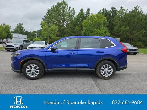Used 2023 Honda CR-V LX image 2
