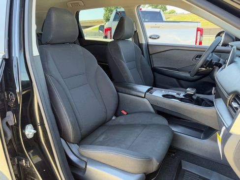 Used 2023 Nissan Rogue S FWD image 30