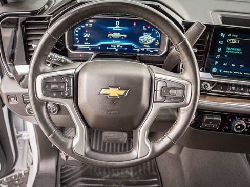 Used 2024 Chevrolet Silverado 2500 LT w/ Convenience Package image 15