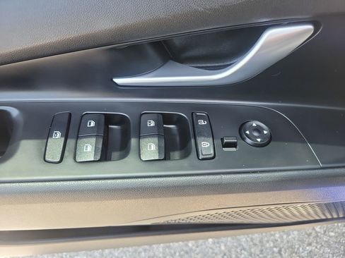 Used 2023 Hyundai Elantra SEL w/ Convenience Package FWD image 24
