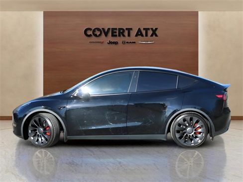 Used 2023 Tesla Model Y Performance image 2