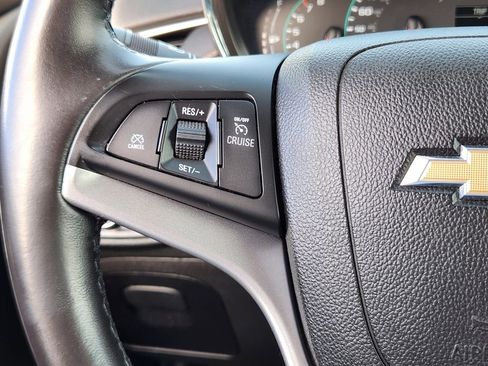 Used 2018 Chevrolet Trax LT w/ LT Convenience Package image 18