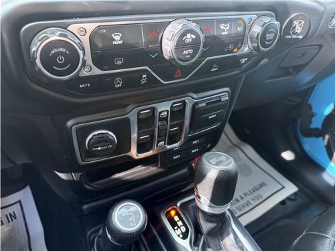 Used 2021 Jeep Wrangler Unlimited Sport AWD/4WD image 50