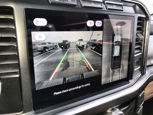 Used 2024 Ford F250 Lariat w/ Chrome Package image 17