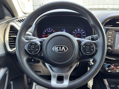 Used 2020 Kia Soul LX FWD image 15
