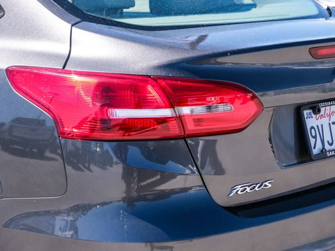 Used 2015 Ford Focus SE FWD image 7