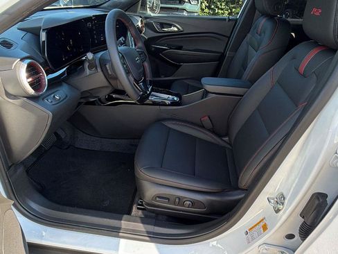 New 2026 Chevrolet Trax RS w/ Sunroof Package FWD image 17