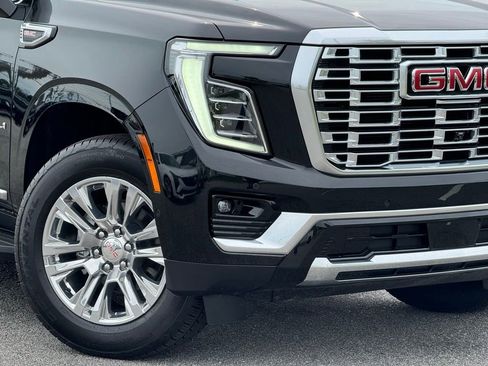 Used 2026 GMC Yukon Denali AWD/4WD image 3