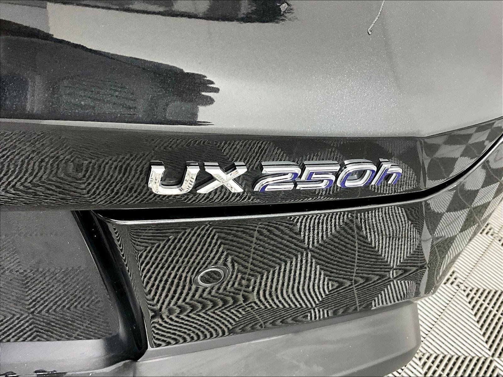 Used 2020 Lexus UX 250h w/ Premium Package AWD/4WD image 24