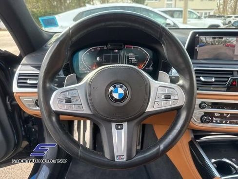 Used 2022 BMW 750i xDrive w/ Executive Package image 40