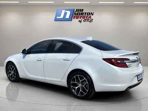 Used 2017 Buick Regal Sport Touring FWD image 7