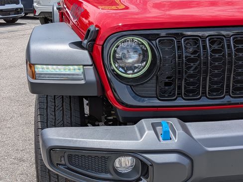 Used 2024 Jeep Wrangler Unlimited AWD/4WD image 9