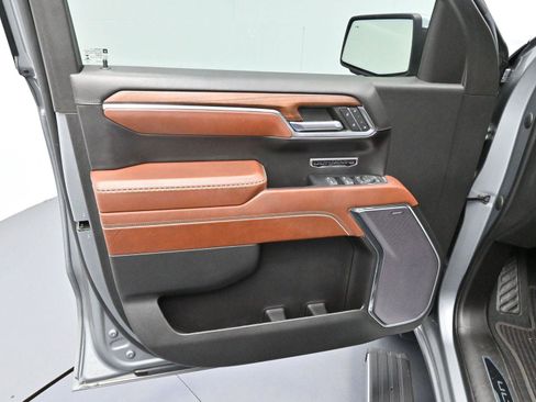 Used 2023 GMC Sierra 1500 Denali Ultimate image 9