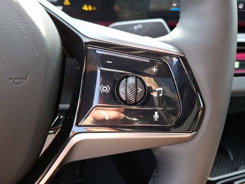 Used 2024 BMW i5 eDrive40i w/ Premium Package RWD image 22