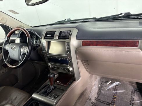 Used 2016 Lexus GX 460 w/ Premium Package AWD/4WD image 37