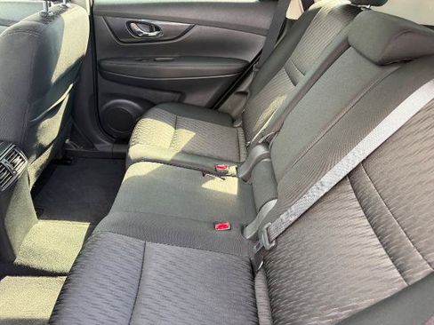 Used 2019 Nissan Rogue SV AWD/4WD image 11