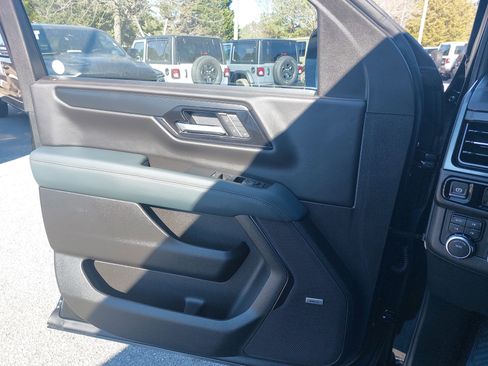 Used 2025 GMC Yukon AT4 image 28