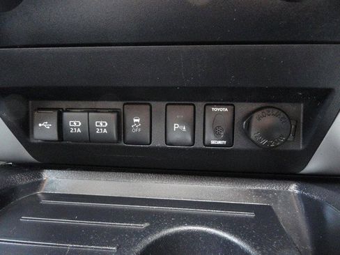 Used 2020 Toyota Tundra Platinum image 26