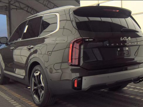 Used 2024 Kia Telluride S w/ S Sunroof Package FWD image 7