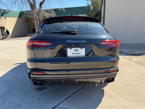 Used 2025 Maserati Grecale Trofeo image 4