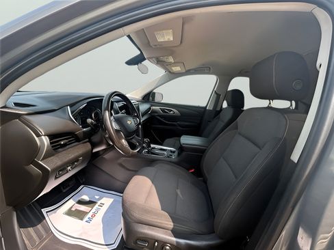 Used 2019 Chevrolet Traverse LT w/ LPO, 'HIT The Road' Package AWD/4WD image 10