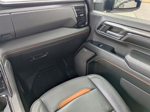 Used 2024 GMC Sierra 2500 AT4 w/ AT4 Premium Plus Package image 17