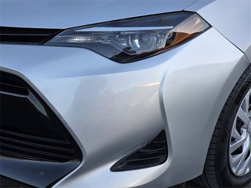 Used 2019 Toyota Corolla LE image 6
