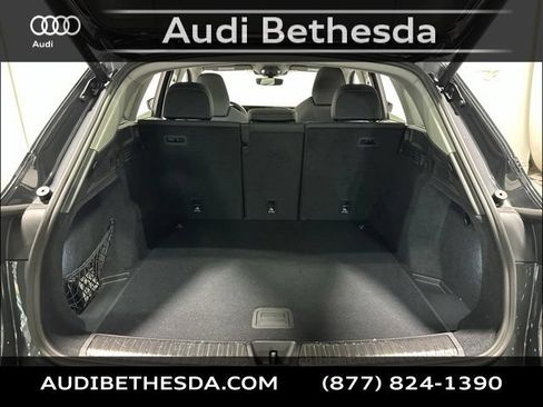 Certified 2025 Audi Q5 Premium AWD/4WD image 10