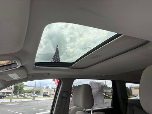 Used 2011 Jeep Grand Cherokee Laredo w/ Security & Convenience Group image 14