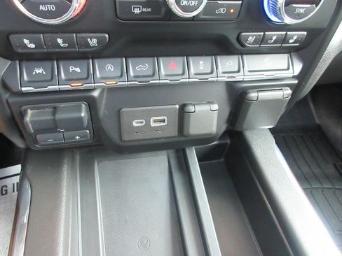 Used 2020 GMC Sierra 1500 SLT w/ SLT Premium Plus Package AWD/4WD image 36
